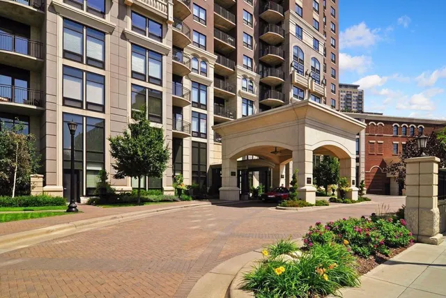 $1,995 | 500 East Grant Street, Unit 1503, Minneapolis, MN 55404