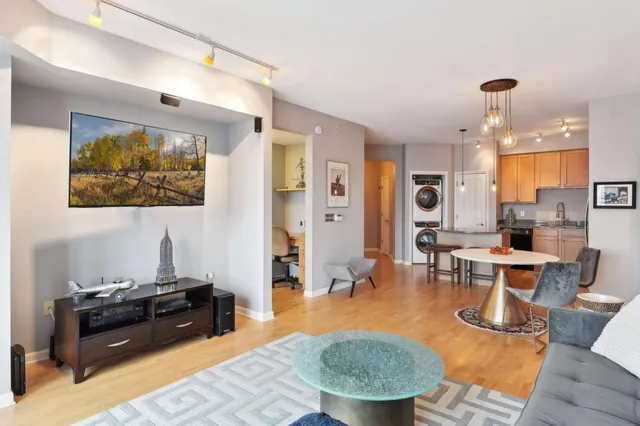 $1,995 | 500 East Grant Street, Unit 1503, Minneapolis, MN 55404