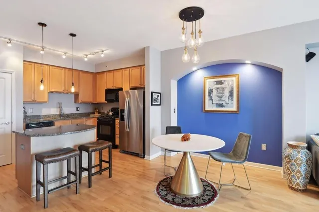 $1,995 | 500 East Grant Street, Unit 1503, Minneapolis, MN 55404