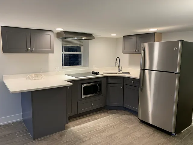 $1,400 | 3050 North Clifton Avenue, Unit G, Chicago, IL 60657