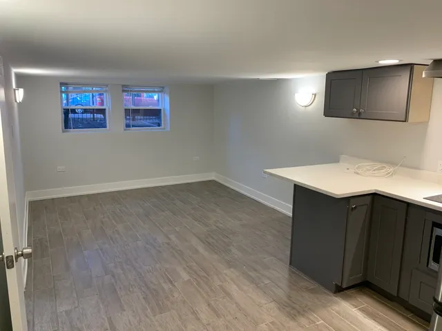 $1,400 | 3050 North Clifton Avenue, Unit G, Chicago, IL 60657