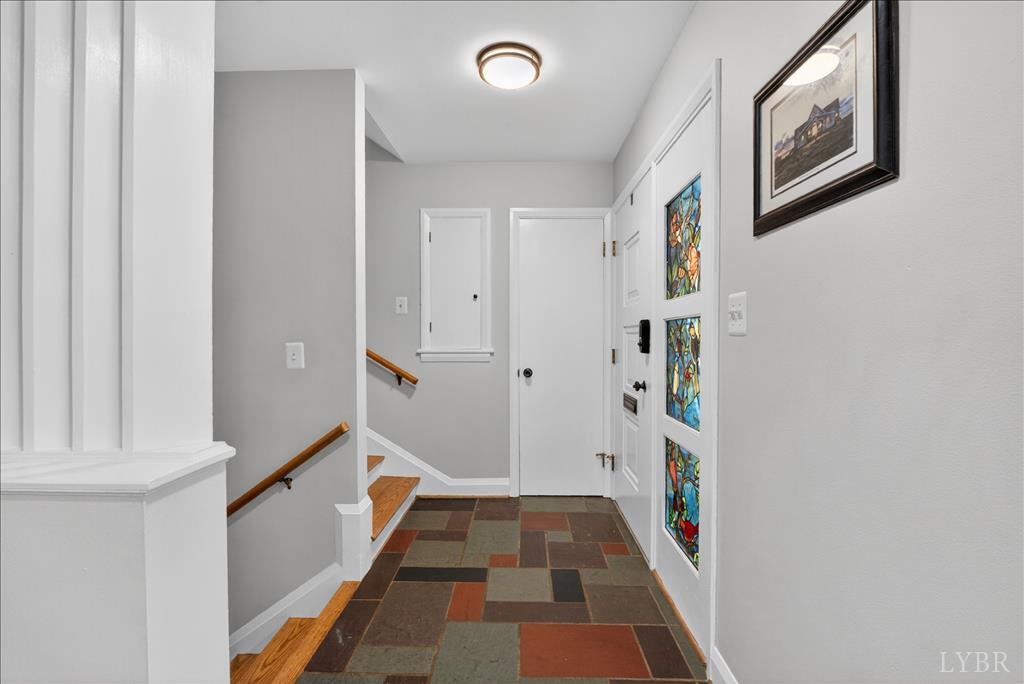 2236 Taylor Farm Road Lynchburg, VA 24503 - Photo 3 of 30 Gallery Image 3