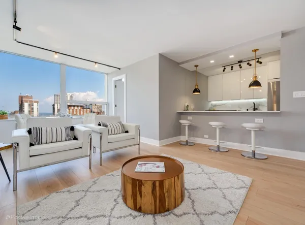 $3,350 | 1355 North Sandburg Terrace, Unit 2404, Chicago, IL 60610
