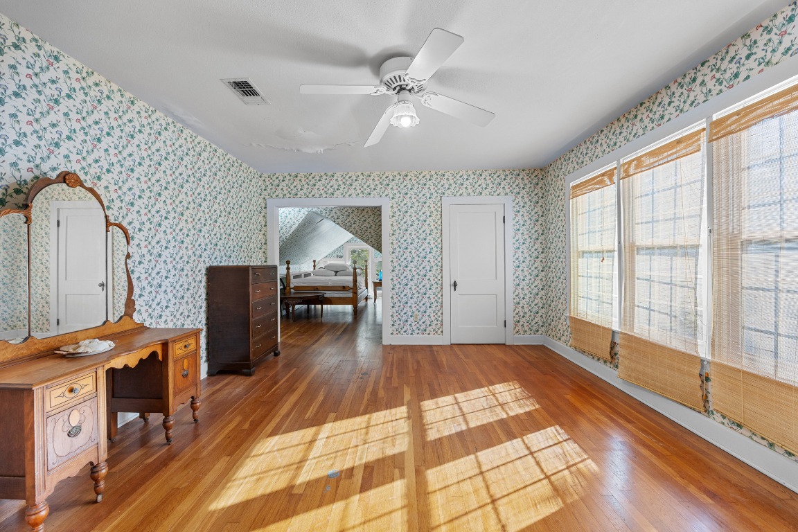 1006 Maple Street Lockhart, TX 78644 - Photo 17 of 32