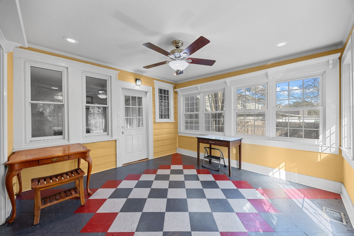 1006 Maple Street Lockhart, TX 78644 - Photo 24 of 32 View of sunroom