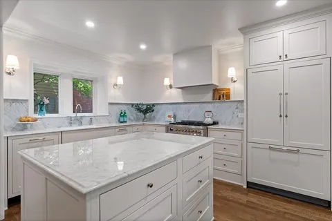 $1,199,000 | 1932 North Larrabee Street, Chicago, IL 60614