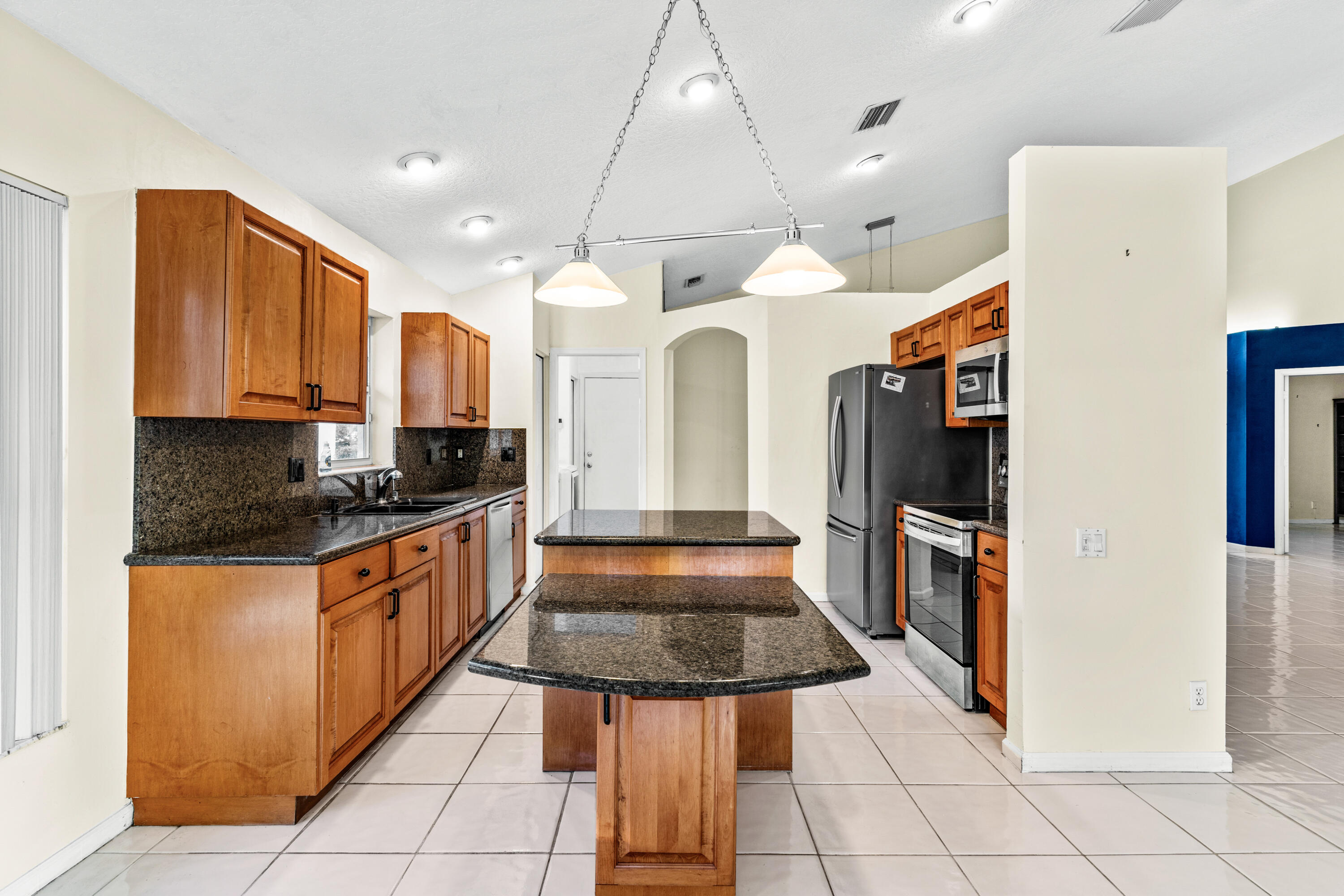 12361 Divot Drive Boynton Beach, FL 33437 - Photo 12 of 38 011-12361DivotDrive-BoyntonBeach-FL-3343