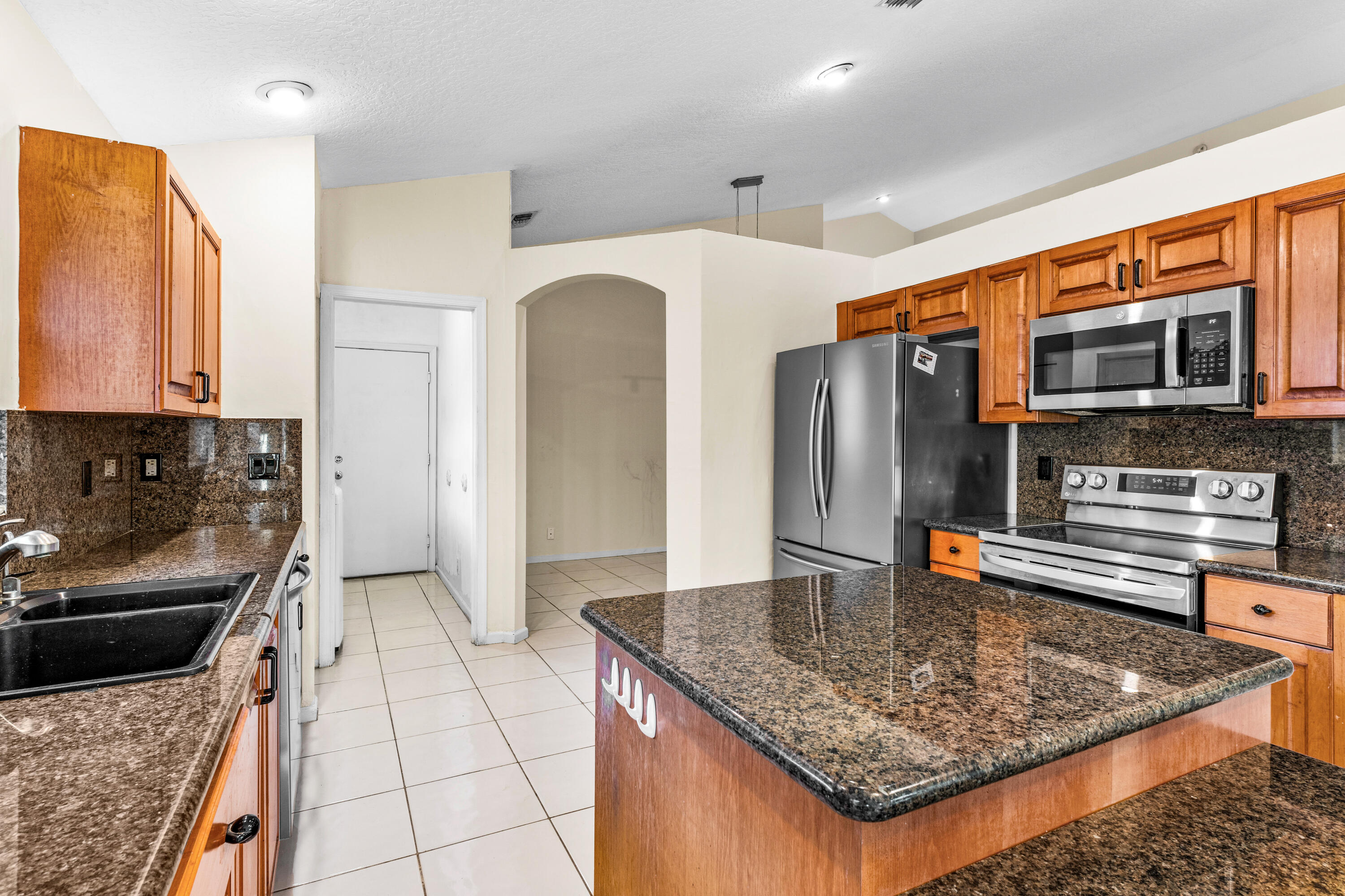 12361 Divot Drive Boynton Beach, FL 33437 - Photo 13 of 38 012-12361DivotDrive-BoyntonBeach-FL-3343