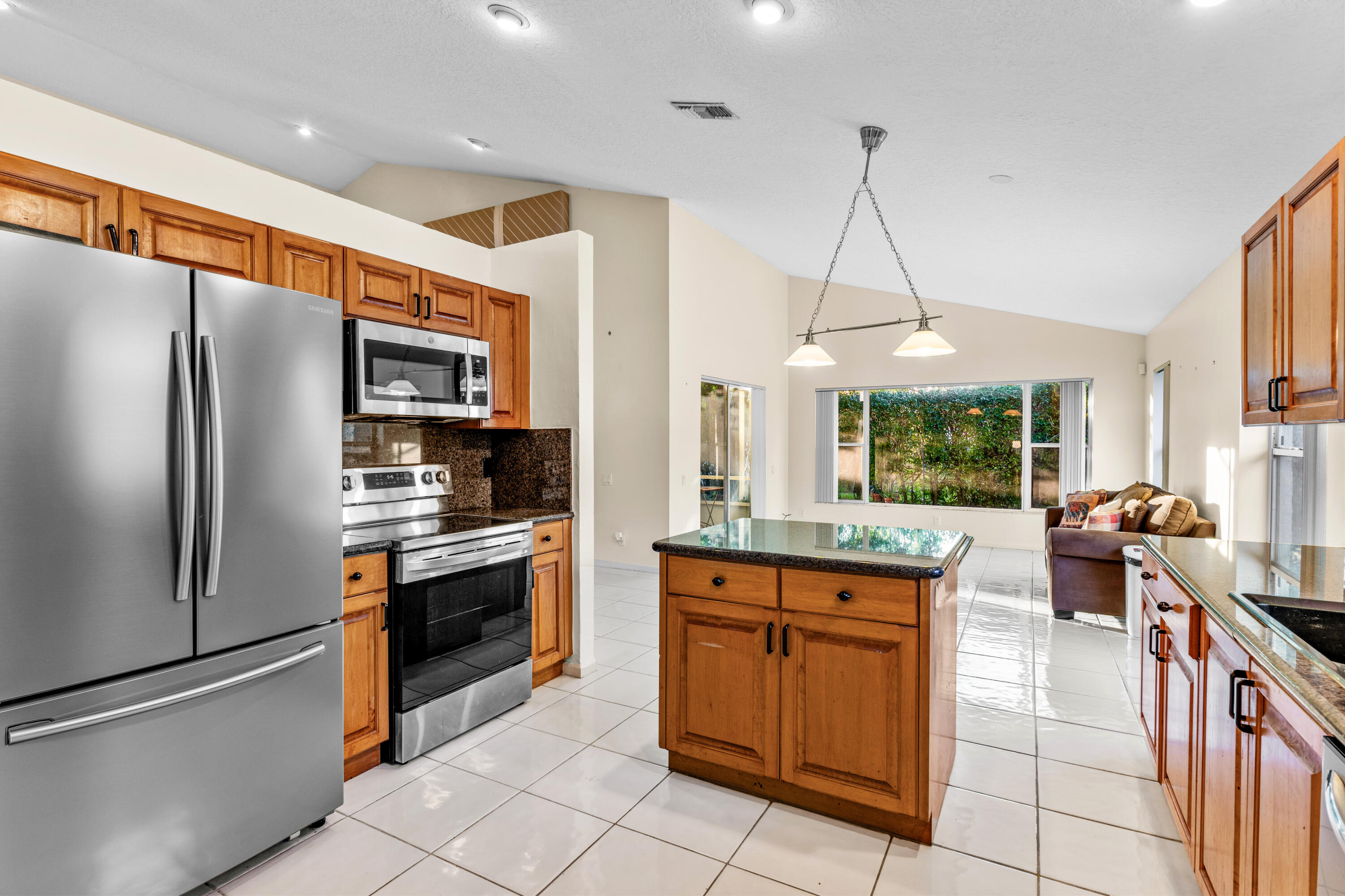 12361 Divot Drive Boynton Beach, FL 33437 - Photo 14 of 38 013-12361DivotDrive-BoyntonBeach-FL-3343