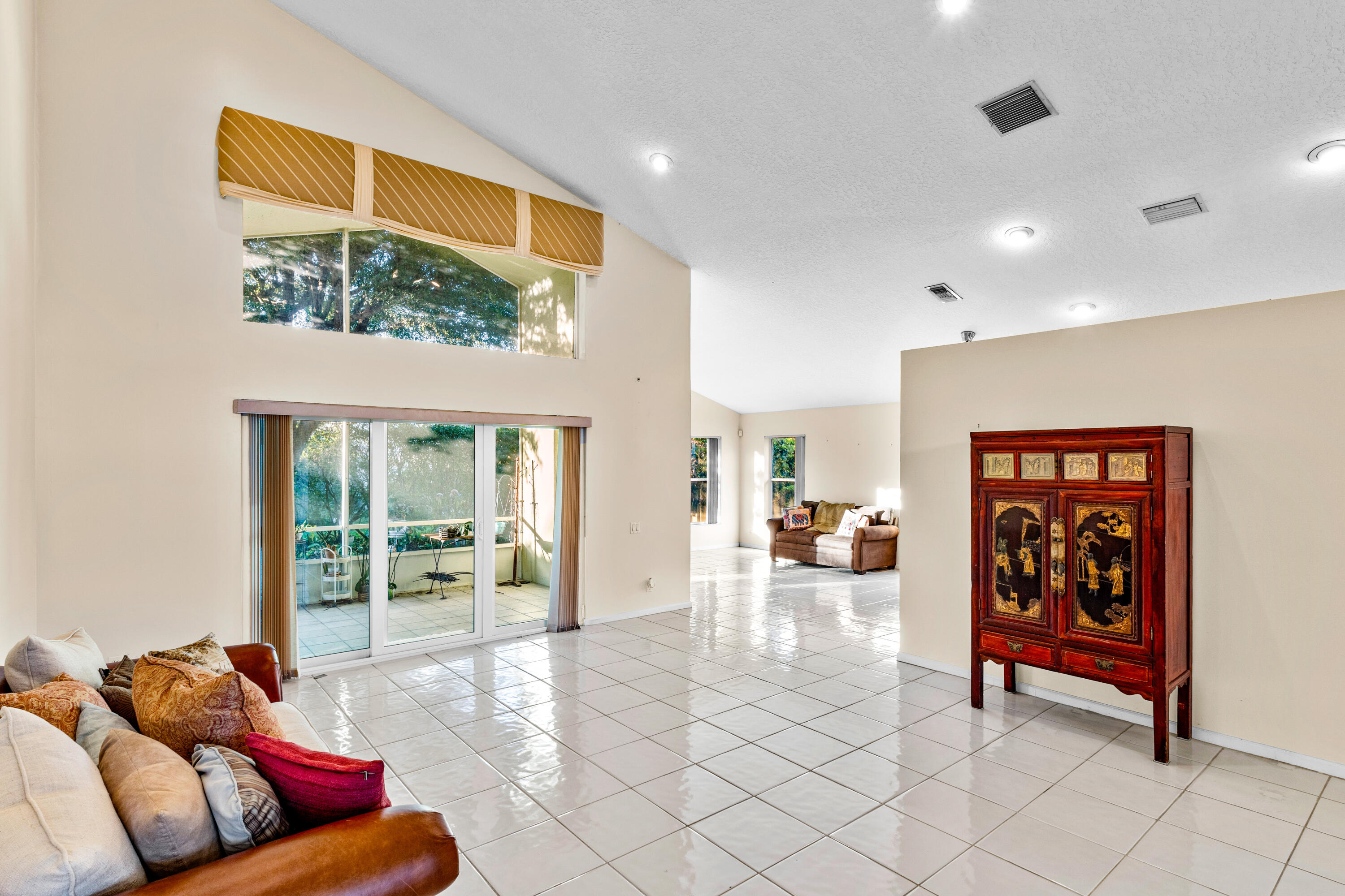 12361 Divot Drive Boynton Beach, FL 33437 - Photo 9 of 38 007-12361DivotDrive-BoyntonBeach-FL-3343