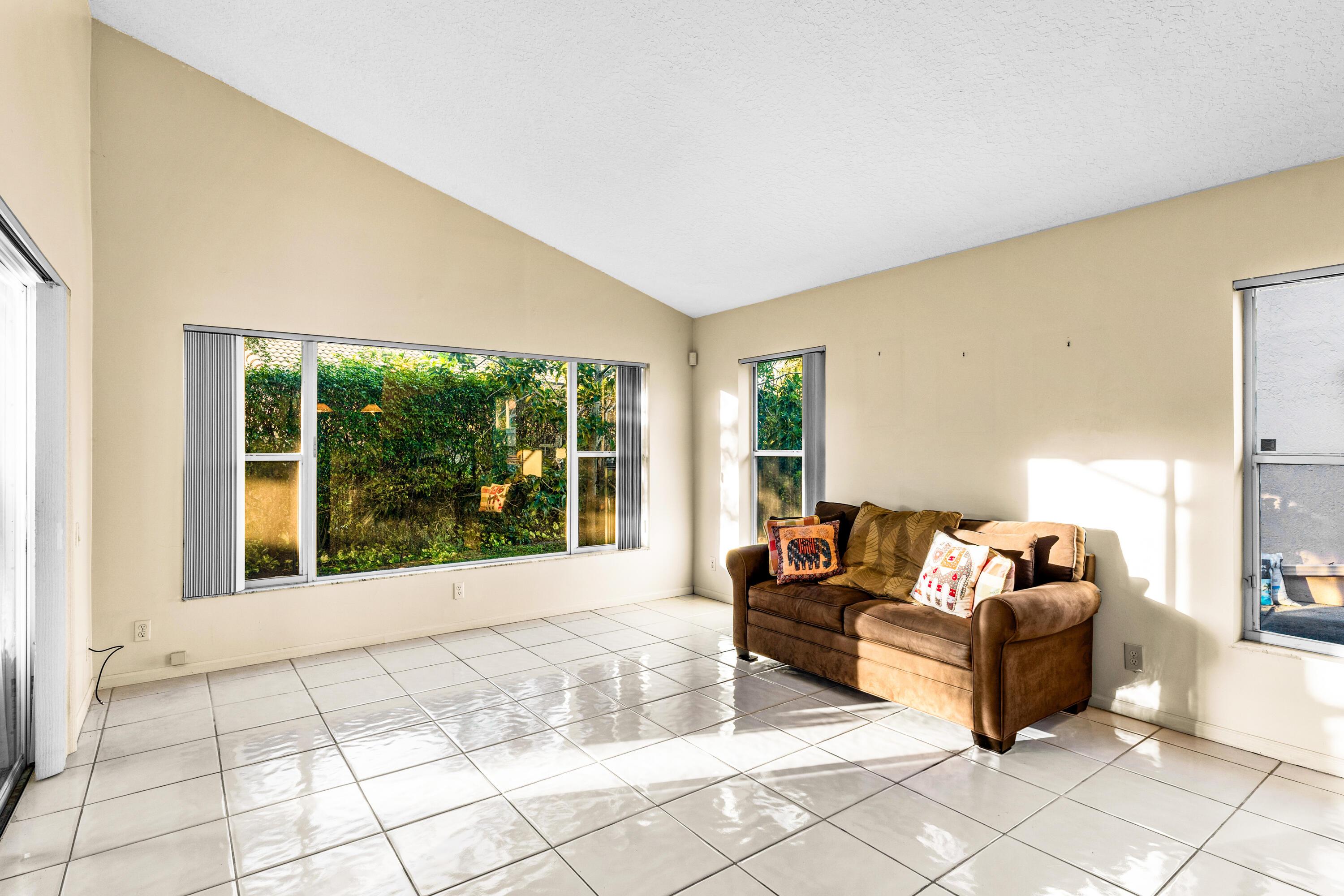 12361 Divot Drive Boynton Beach, FL 33437 - Photo 10 of 38 009-12361DivotDrive-BoyntonBeach-FL-3343