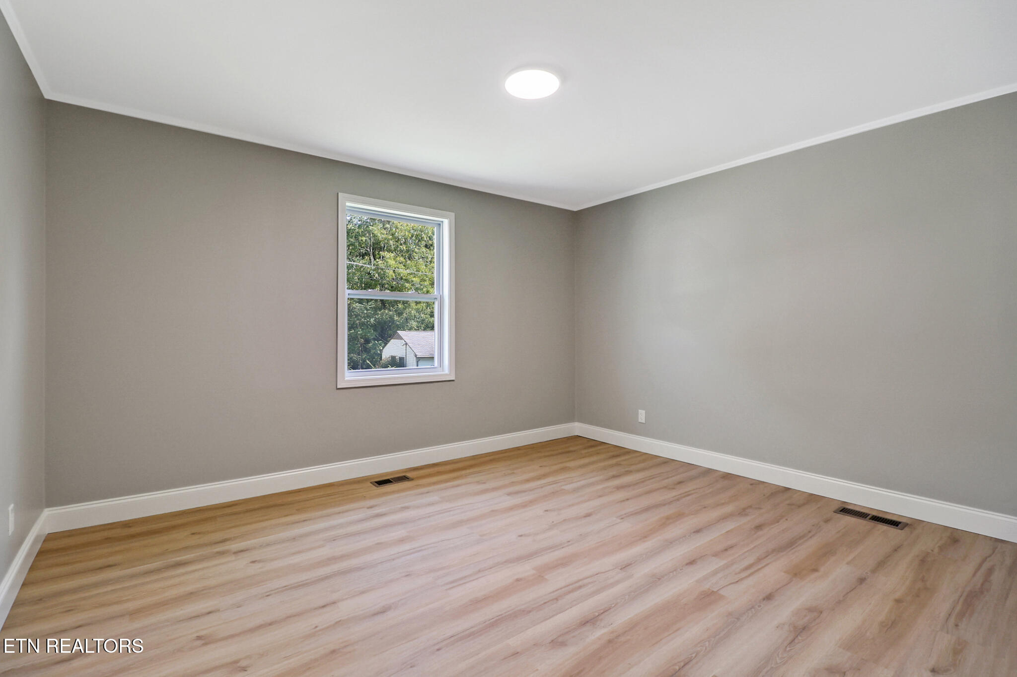 147 Athens Road Oak Ridge, TN 37830 - Photo 25 of 41 n44a4002-n44a4006