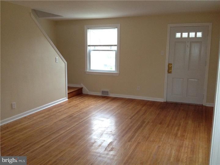 624 Braxton Road Ridley Park, PA 19078 - Photo 5 of 24 Living Room