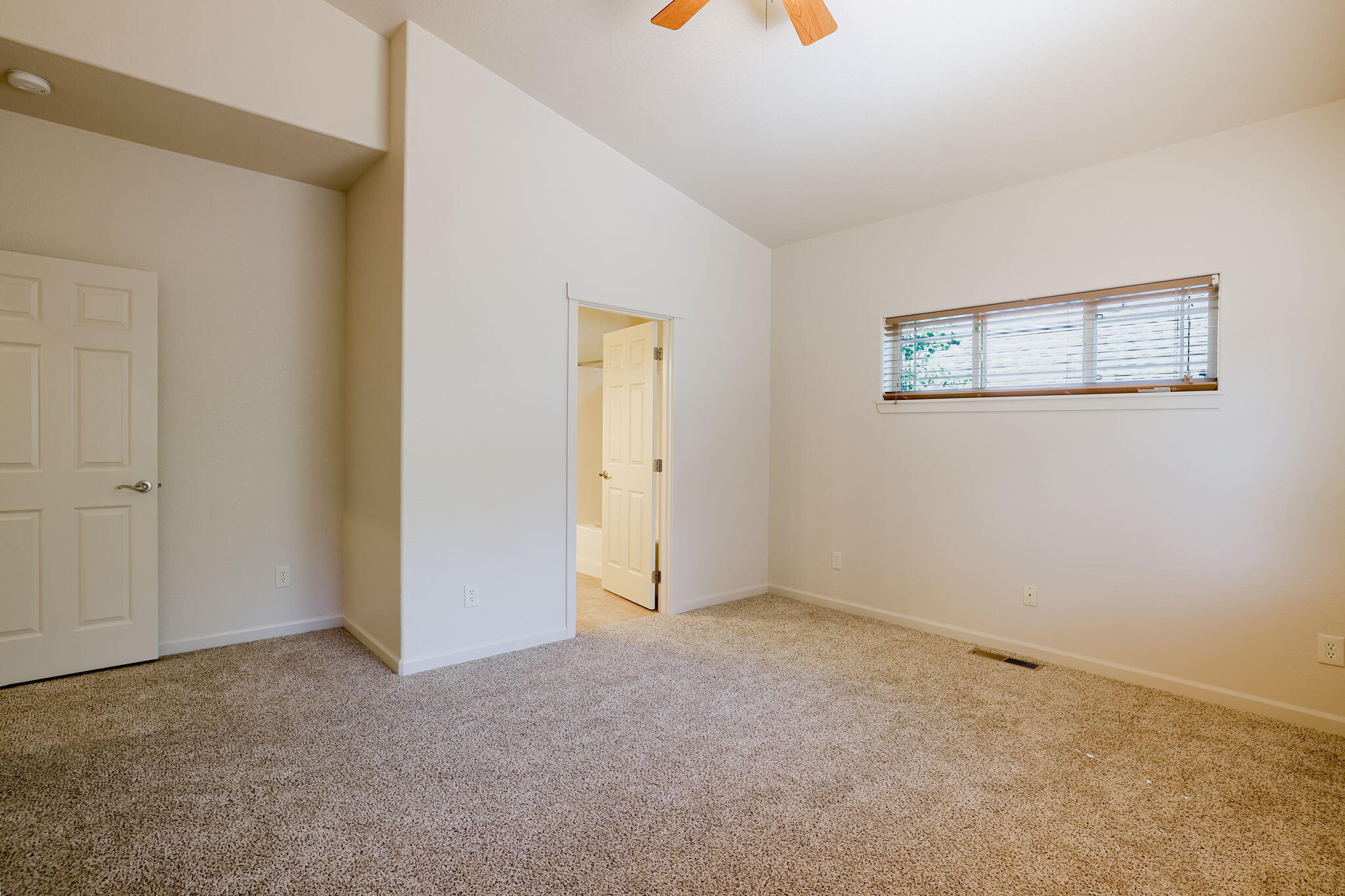 1214 Southwest Wheeler Place Bend, OR 97702 - Photo 17 of 35 Primary