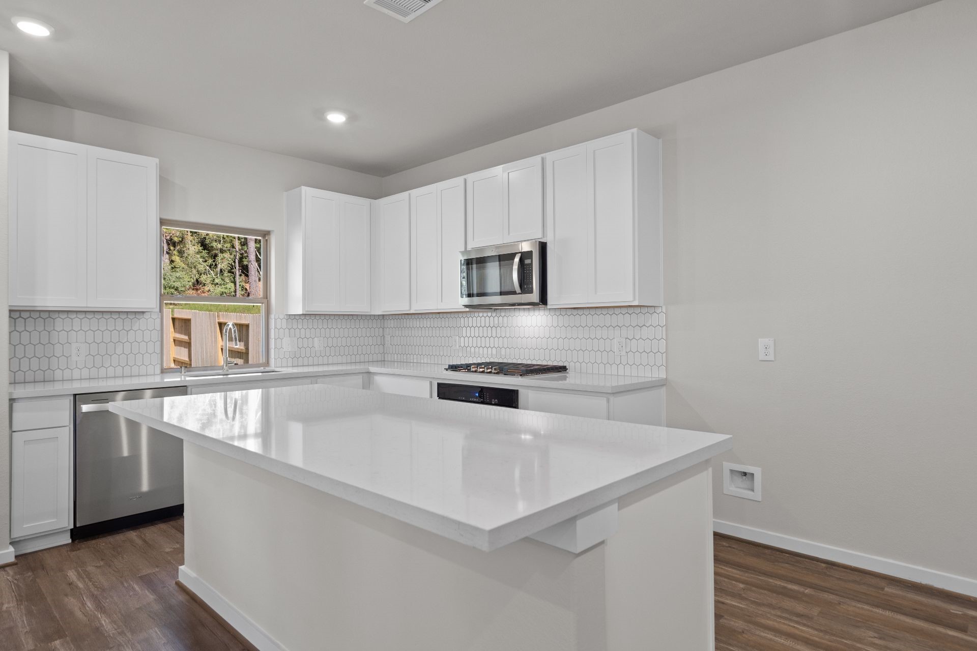 12195 Ridge Top Drive Conroe, TX 77304 - Photo 4 of 26