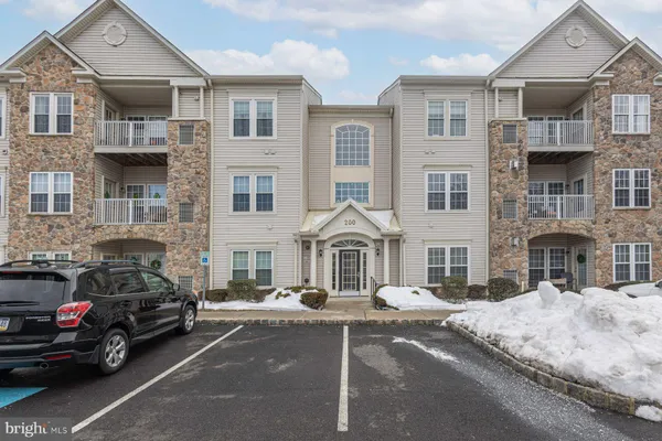 $379,000 | 200 Evodia Circle, Unit 204, Warrington, PA 18976