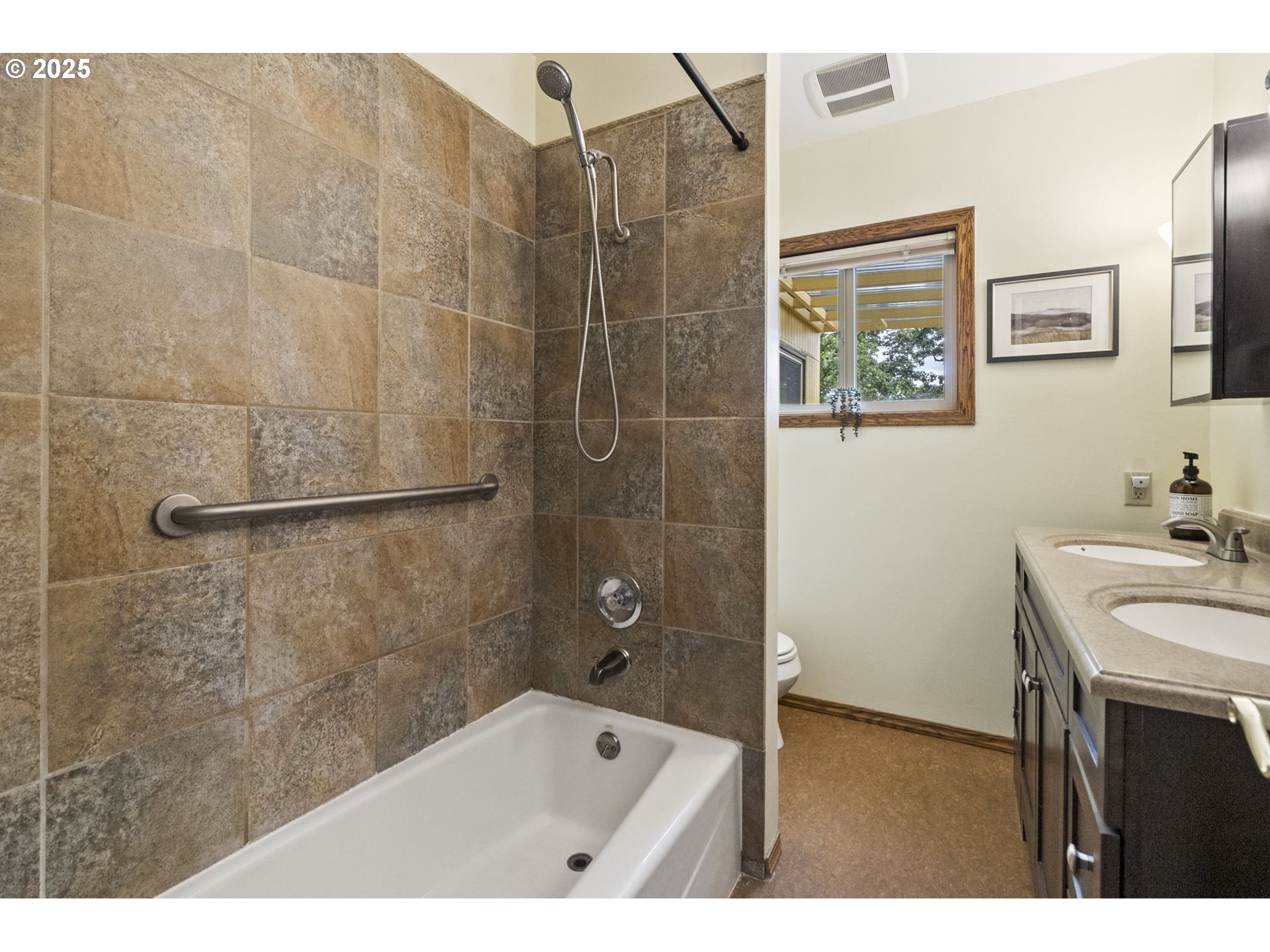 1760 West 34th Avenue Eugene, OR 97405 - Photo 13 of 41