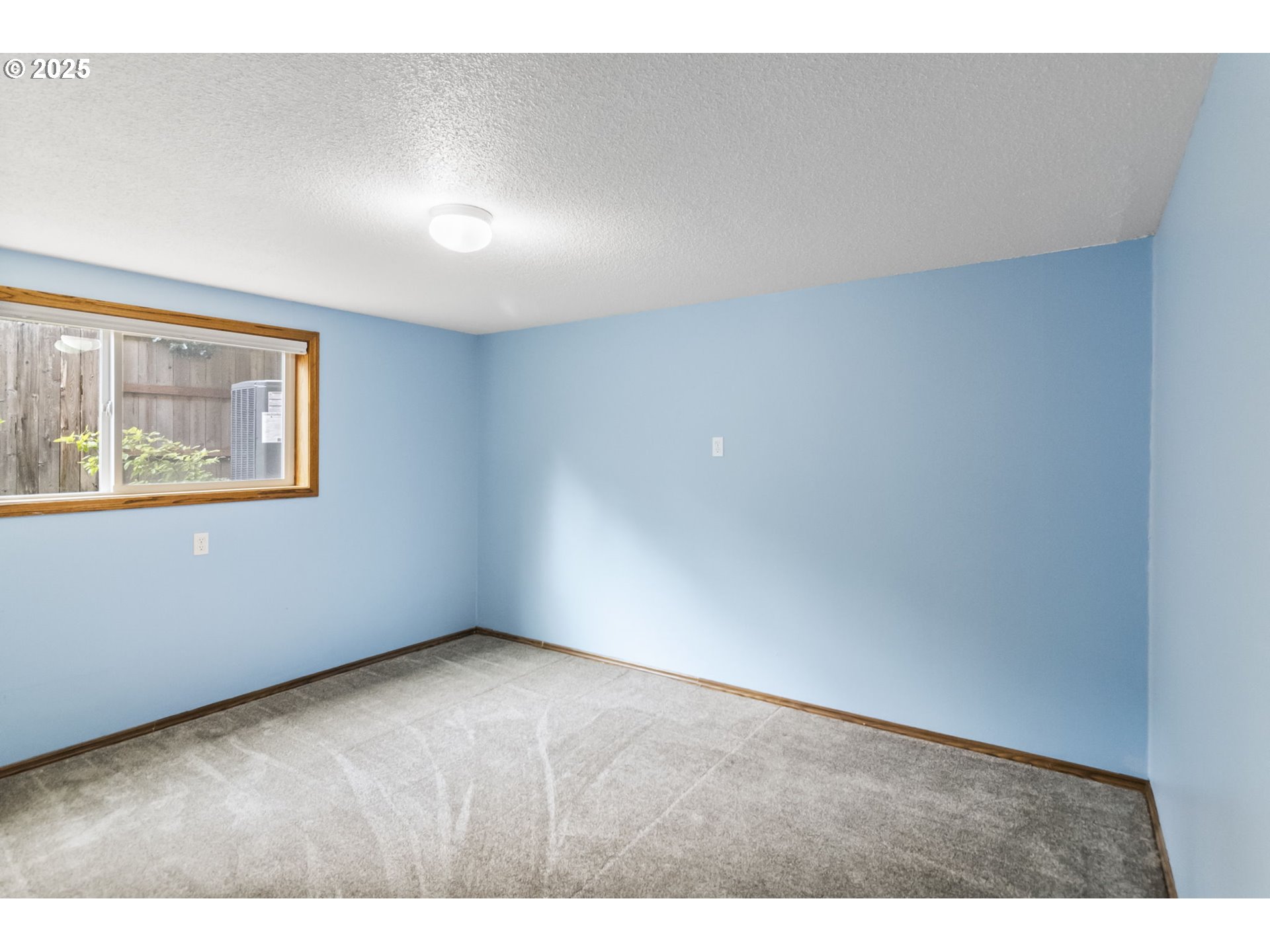 1760 West 34th Avenue Eugene, OR 97405 - Photo 17 of 41