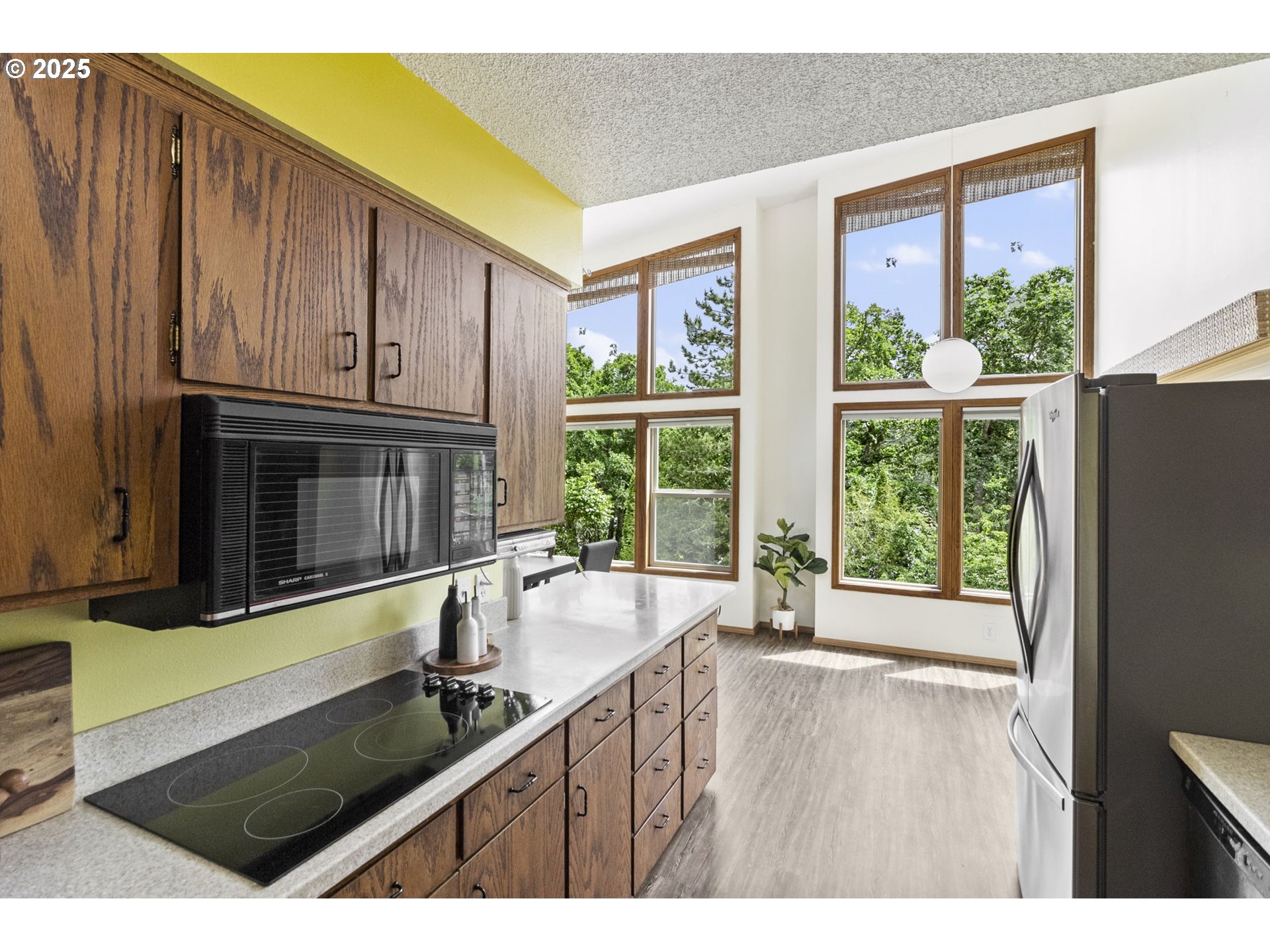 1760 West 34th Avenue Eugene, OR 97405 - Photo 7 of 41