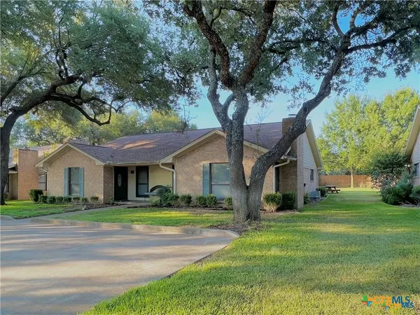 $1,100,000 | 727 Royal Street, Unit 709 711 717 719 725 & 727, Salado, TX 76571