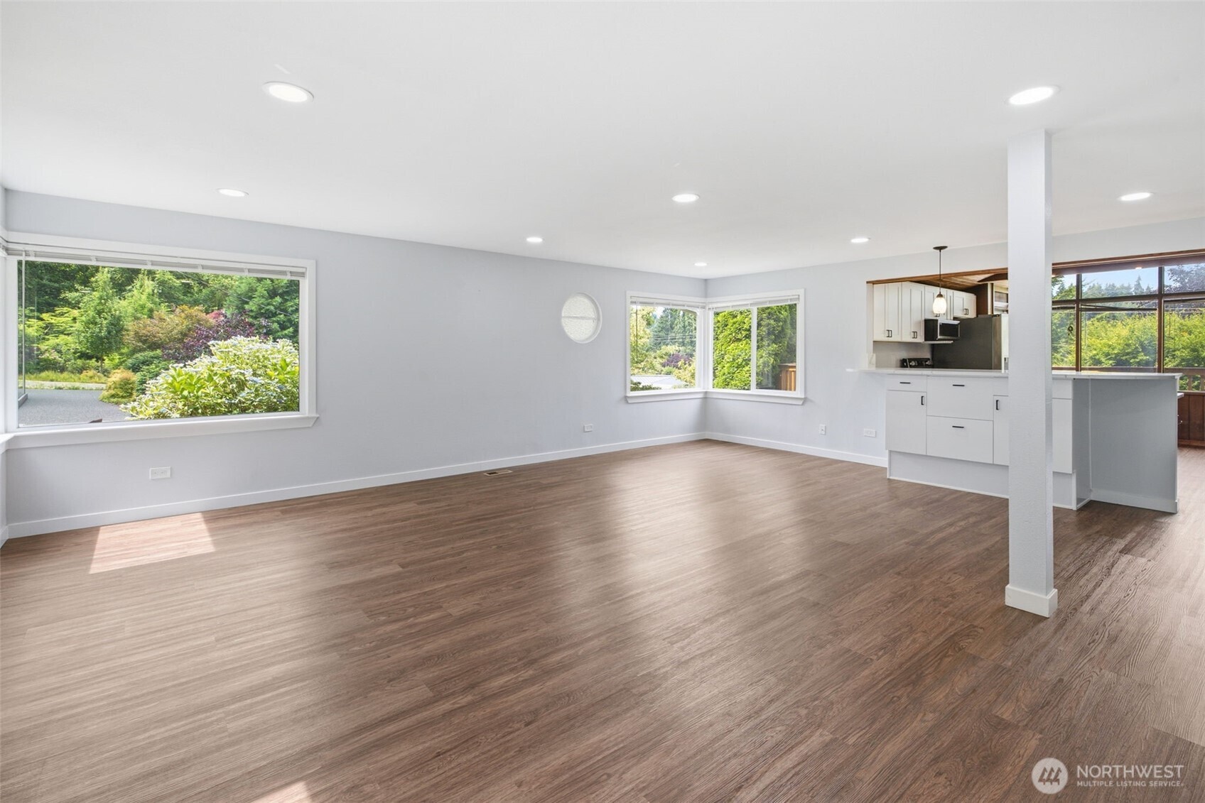 11331 East Riverside Drive Bothell, WA 98011 - Photo 3 of 39