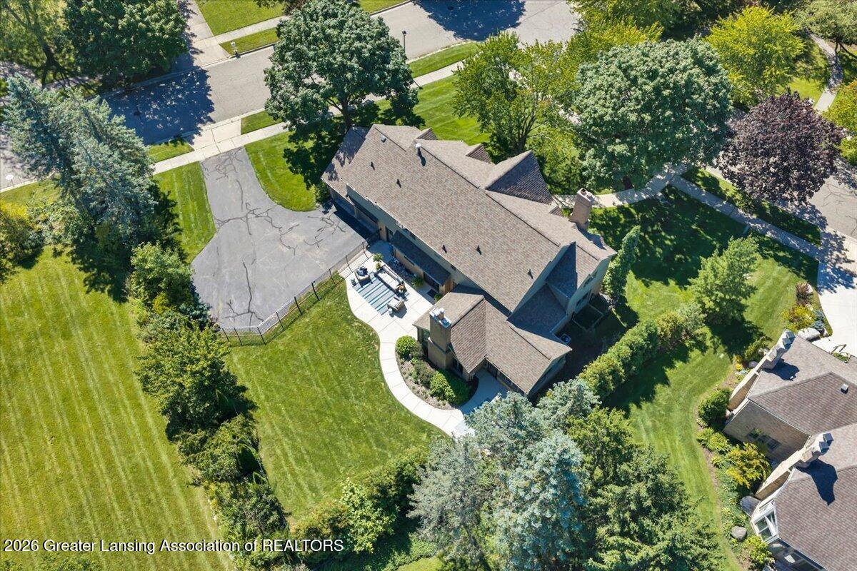 1352 Foxcroft Road East Lansing, MI 48823 - Photo 59 of 61 55-DJI_20260911133541_0007_D_ADNPHOTOGR