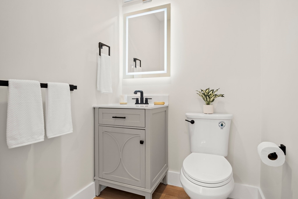 52 Summer Street, Unit B Bedford, MA 01730 - Photo 7 of 42