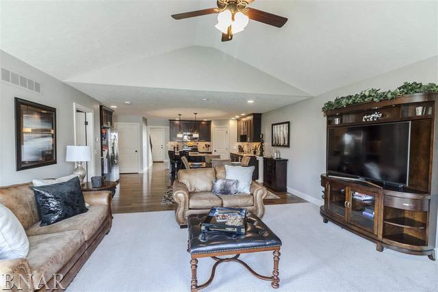 2702 Shepard Road Normal, IL 61761 - Photo 7 of 27
