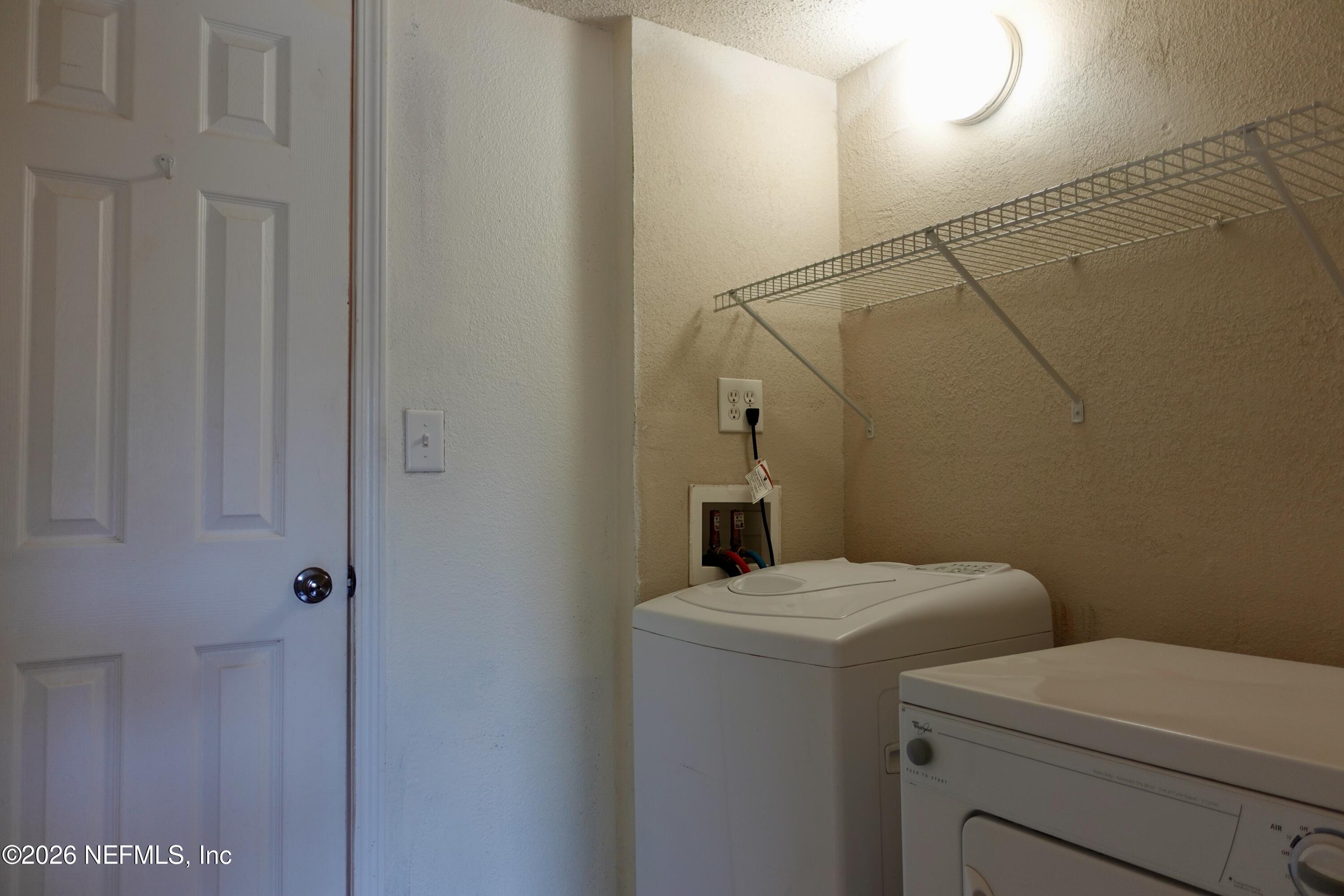 355 Monument Road, Unit 20 D2 Jacksonville, FL 32225 - Photo 11 of 14 Laundry