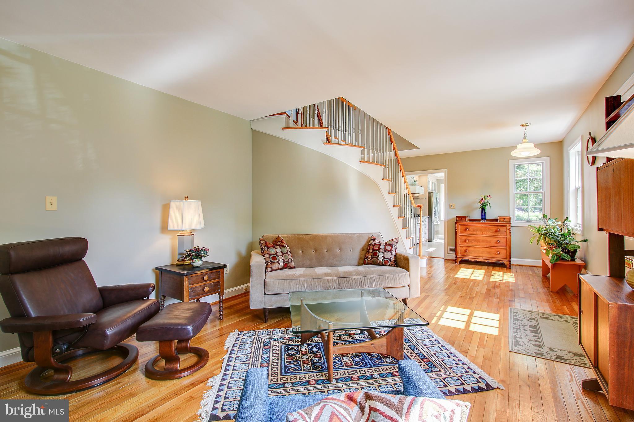 10000 Quinby Street Silver Spring, MD 20901 - Photo 11 of 30 Living Room