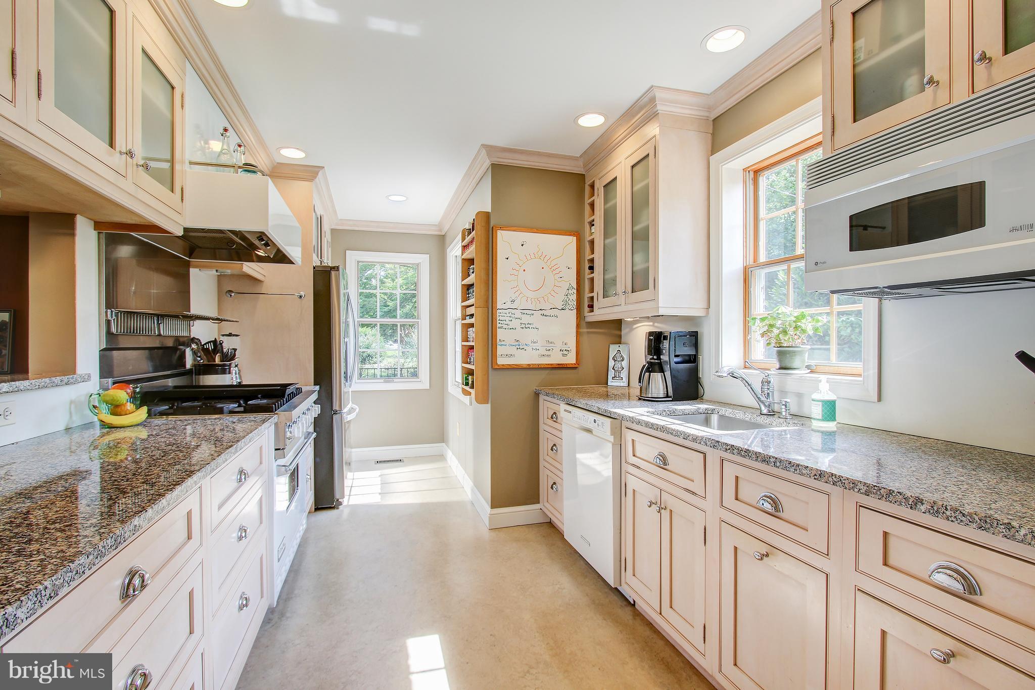 10000 Quinby Street Silver Spring, MD 20901 - Photo 3 of 30 Kitchen