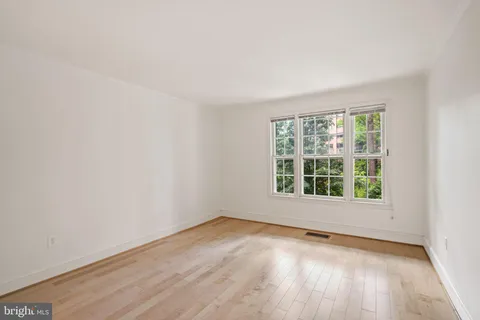 $975,000 | 3231 Sutton Place Northwest, Unit D, Washington, DC 20016