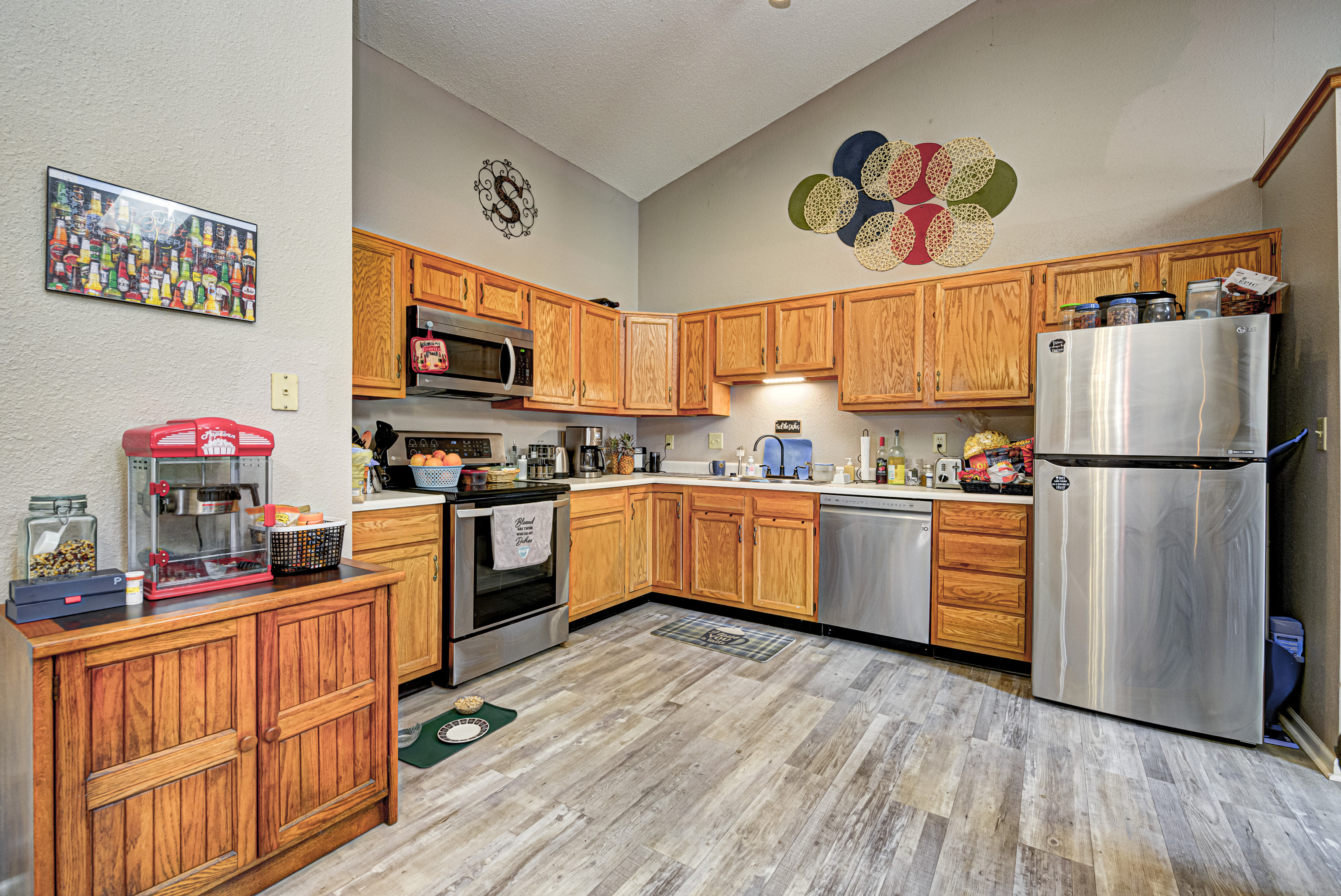 7261 Broyles Lane Indianapolis, IN 46217 - Photo 7 of 24