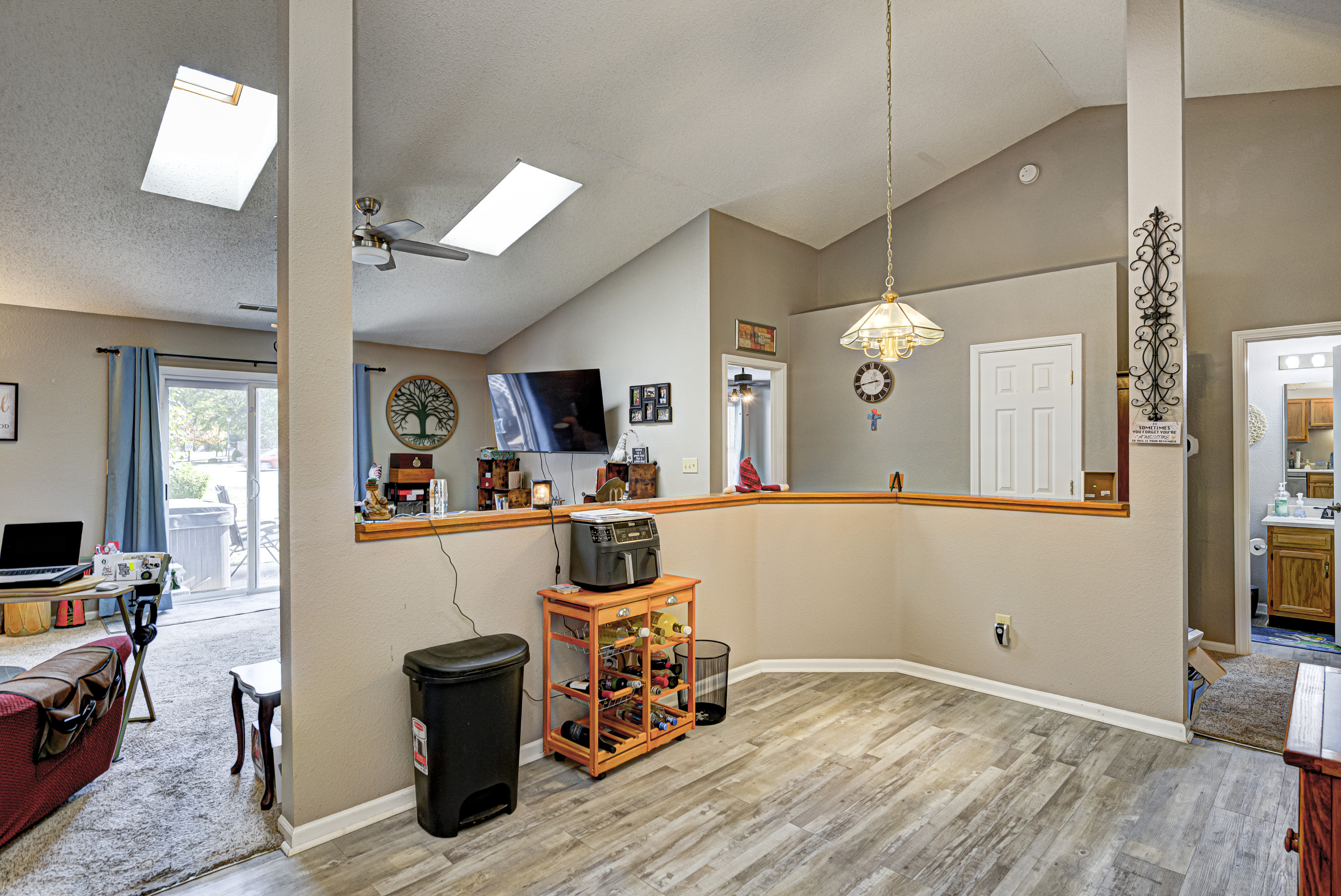 7261 Broyles Lane Indianapolis, IN 46217 - Photo 10 of 24