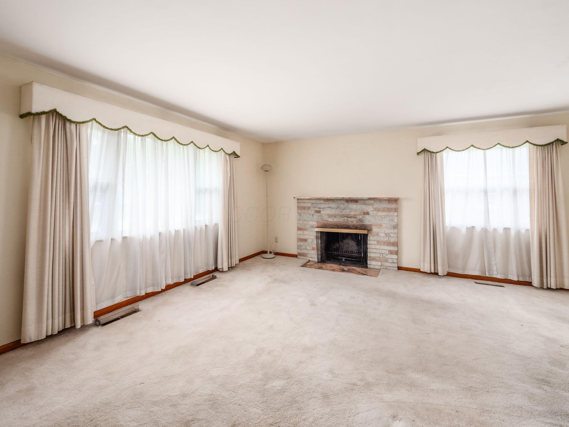 380 Topsfield Road Columbus, OH 43228 - Photo 12 of 42
