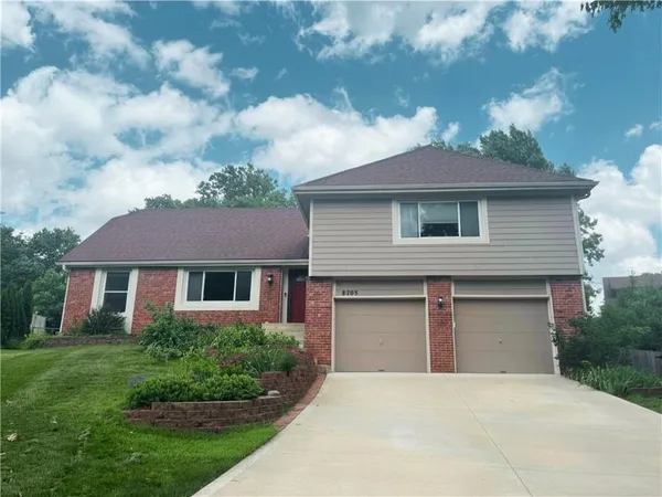 $425,000 | 8203 Hauser Street, Lenexa, KS 66215