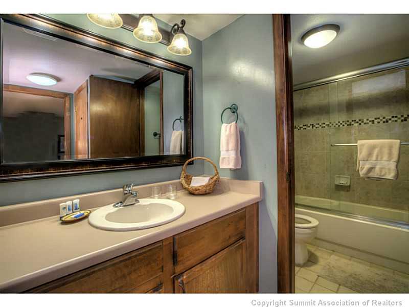 325 Four Oclock Road, Unit B204 Breckenridge, CO 80424 - Photo 7 of 10 Gallery Image 7