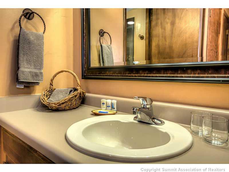 325 Four Oclock Road, Unit B204 Breckenridge, CO 80424 - Photo 9 of 10 Gallery Image 9