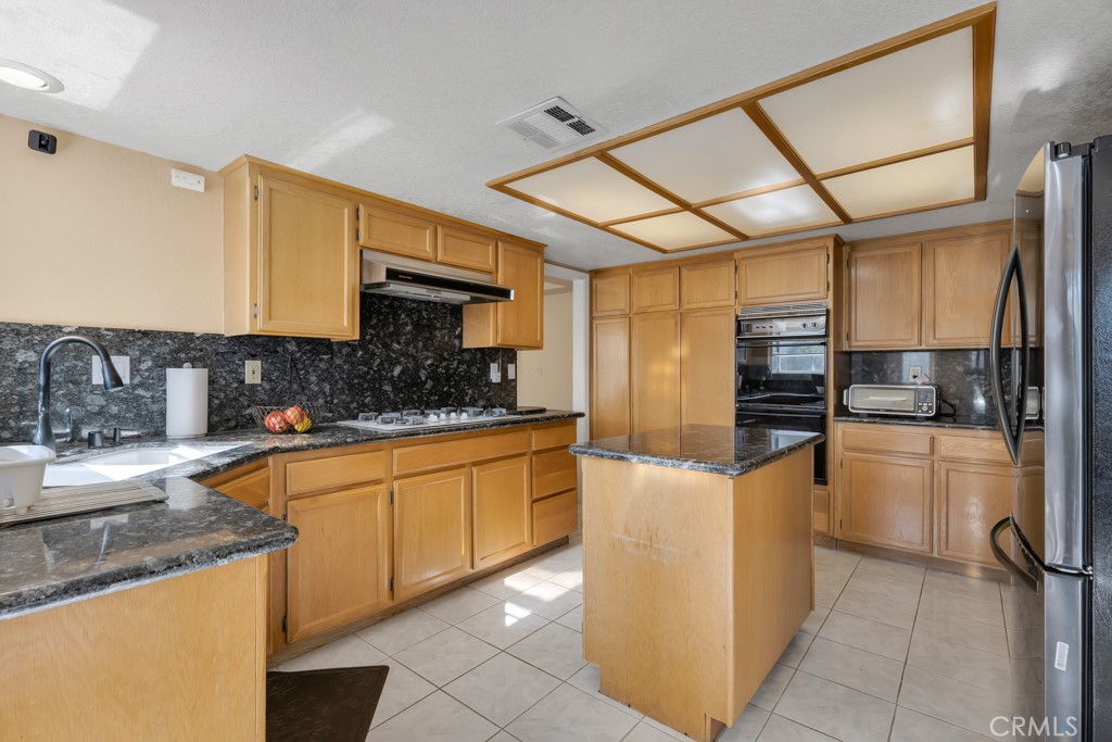 18614 Ingomar Street Reseda, CA 91335 - Photo 14 of 55