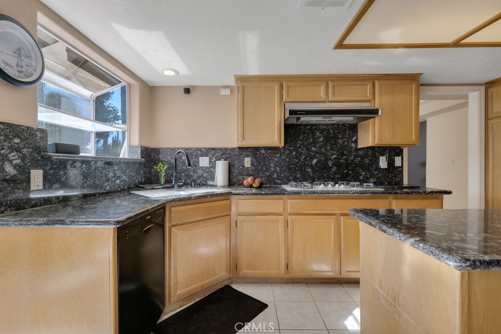 18614 Ingomar Street Reseda, CA 91335 - Photo 17 of 55