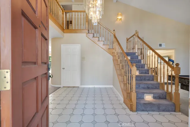 $1,180,000 | 18614 Ingomar Street, Reseda, CA 91335