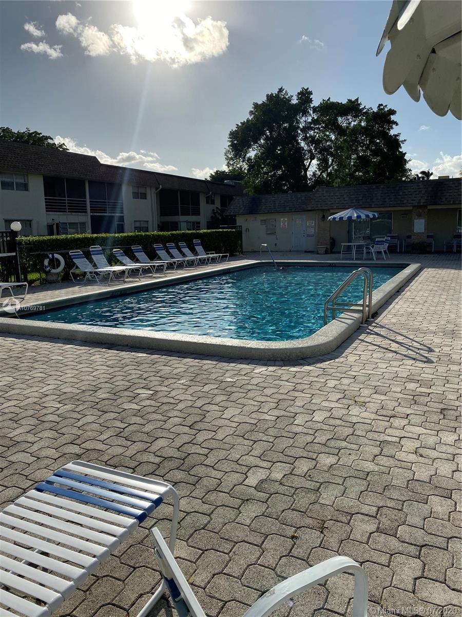 9855 Sandalfoot Boulevard, Unit 318 Boca Raton, FL 33428 - Photo 5 of 36