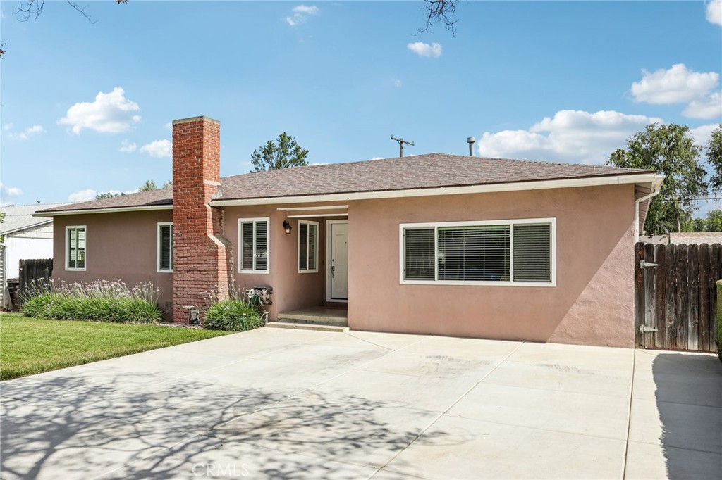 4593 Gardena Drive Riverside, CA 92506 - Photo 2 of 40