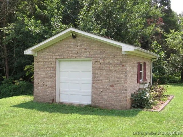 $375,000 | 6950 Pioneer Trail Northeast, Georgetown, IN 47122