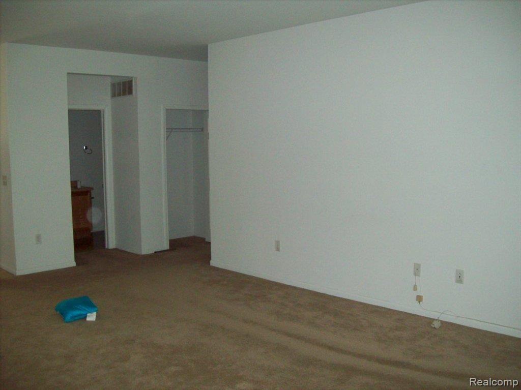 10882 Pardee Road Taylor, MI 48180 - Photo 5 of 13 102_1480