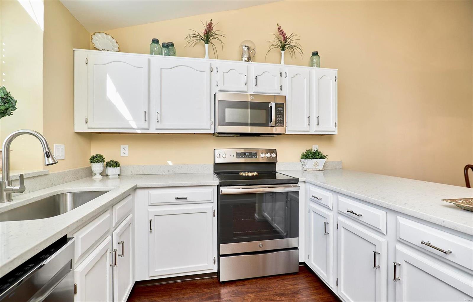 4315 Rockspur Court St. Louis, MO 63128 - Photo 2 of 35 Gallery Image 2