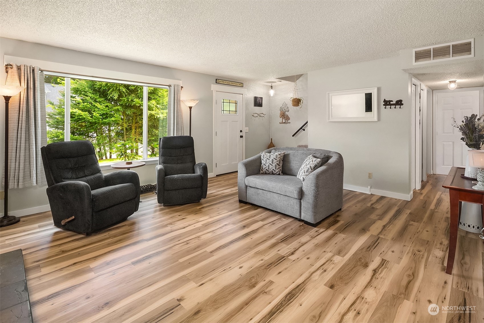 13937 147th Place Southeast Renton, WA 98059 - Photo 8 of 33 Gallery Image 8