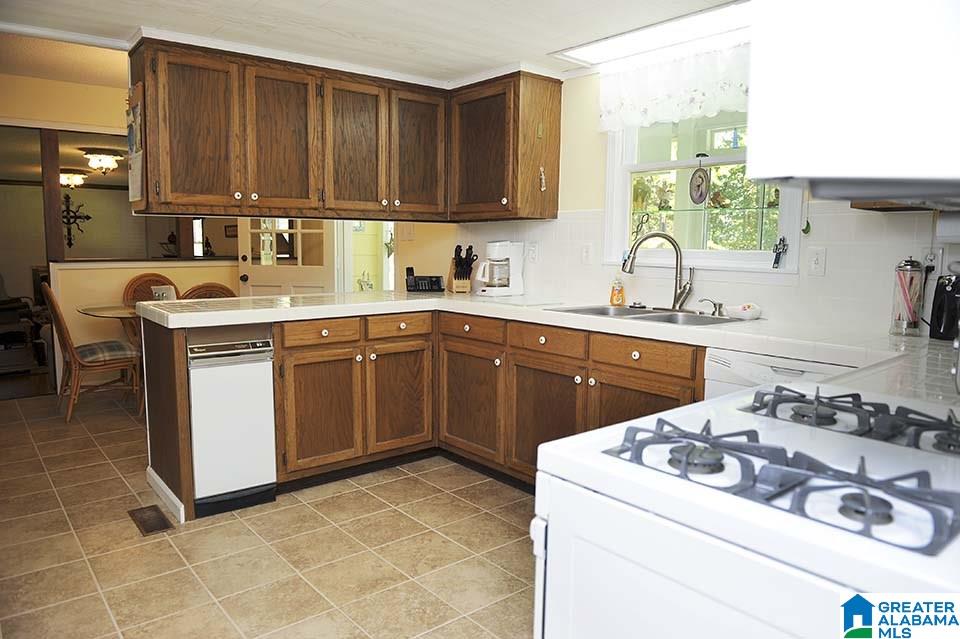5129 South Shades Crest Road Helena, AL 35022 - Photo 4 of 30