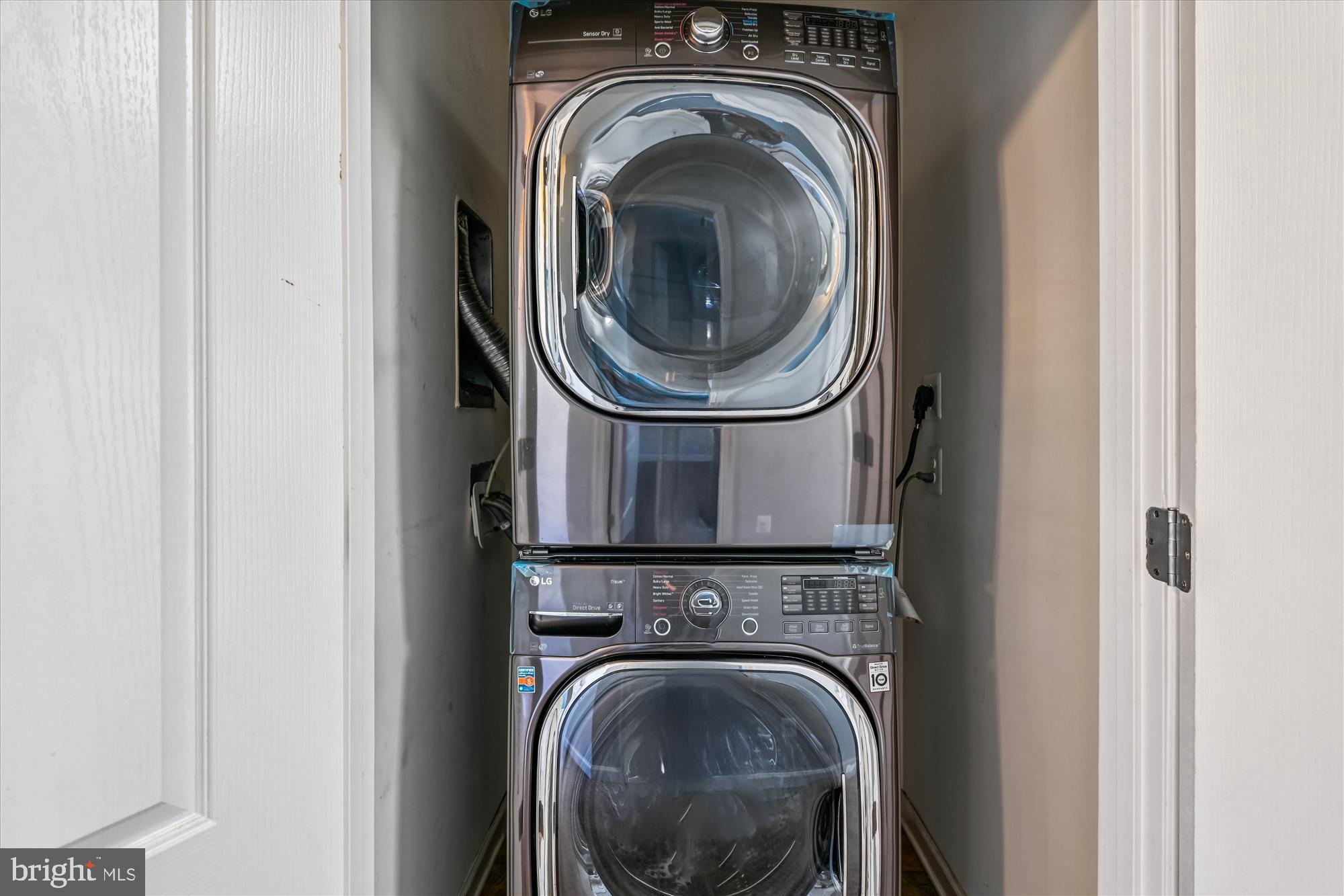 7749 Dagny Way Elkridge, MD 21075 - Photo 25 of 33 a utility room with dryer and washer