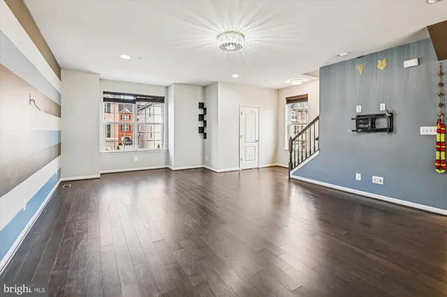 $575,000 | 7749 Dagny Way, Elkridge, MD 21075